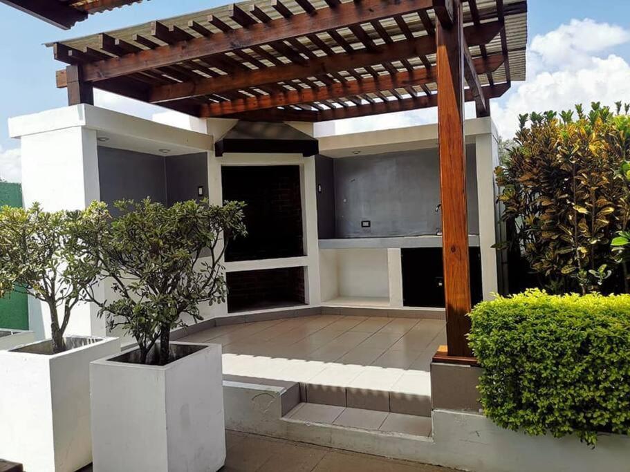 2 Rooms, 1 King Size Bed, 64" Smart Hdtv Ciudad de Guatemala Exteriér fotografie