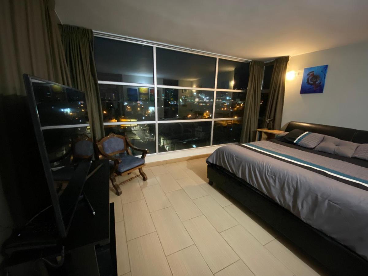 2 Rooms, 1 King Size Bed, 64" Smart Hdtv Ciudad de Guatemala Exteriér fotografie